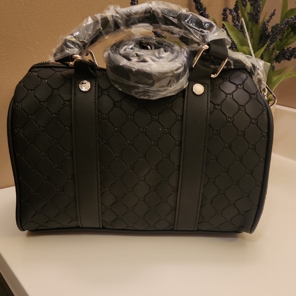 Steve Madden Black Quilted Design Faux Leather Women's Satchel Bag - Picture 2 of 9